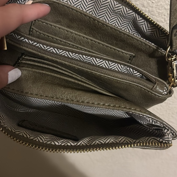 Jen & Co Olive Leather Crossbody Bag - Picture 5 of 6